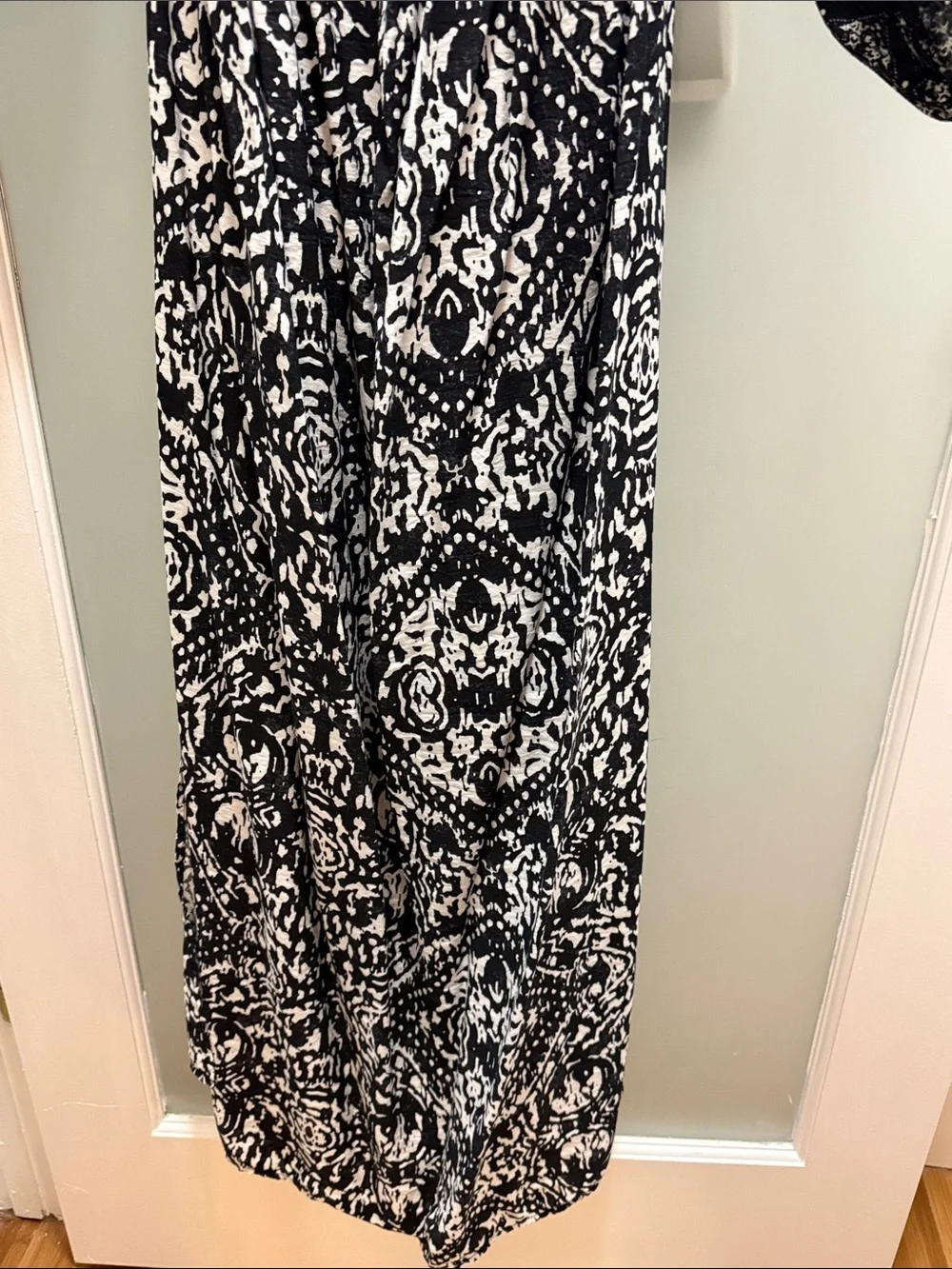 Abercrombie & Fitch Black and White Cutout Maxi Dress